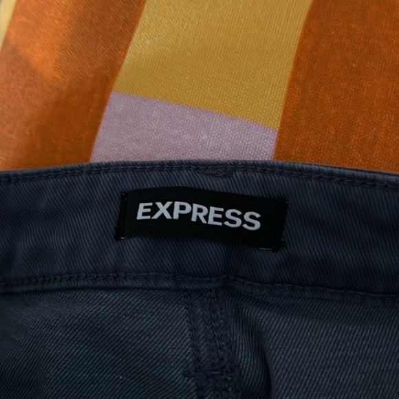 Express - Picture 4 of 5